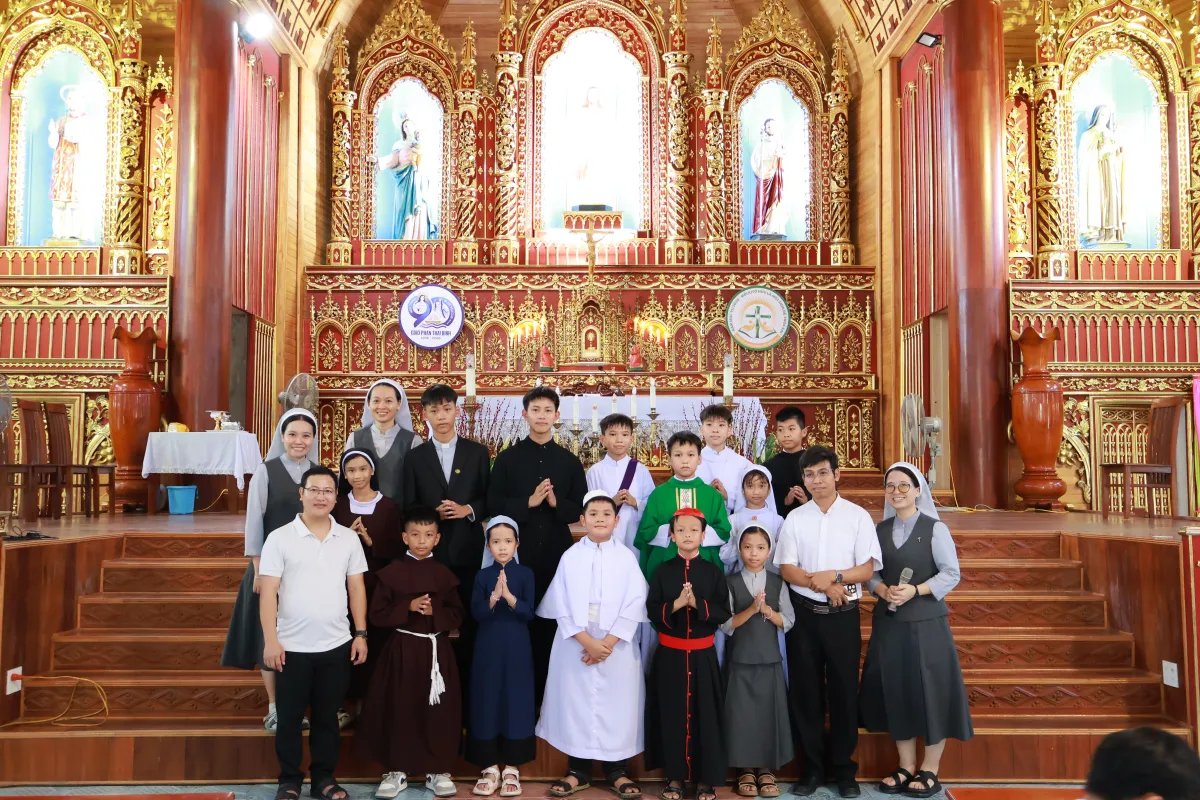 DÒNG THÁNH TÂM TRUYỀN GIÁO ORSOLA VÀ ƠN GỌI TẬN HIẾN