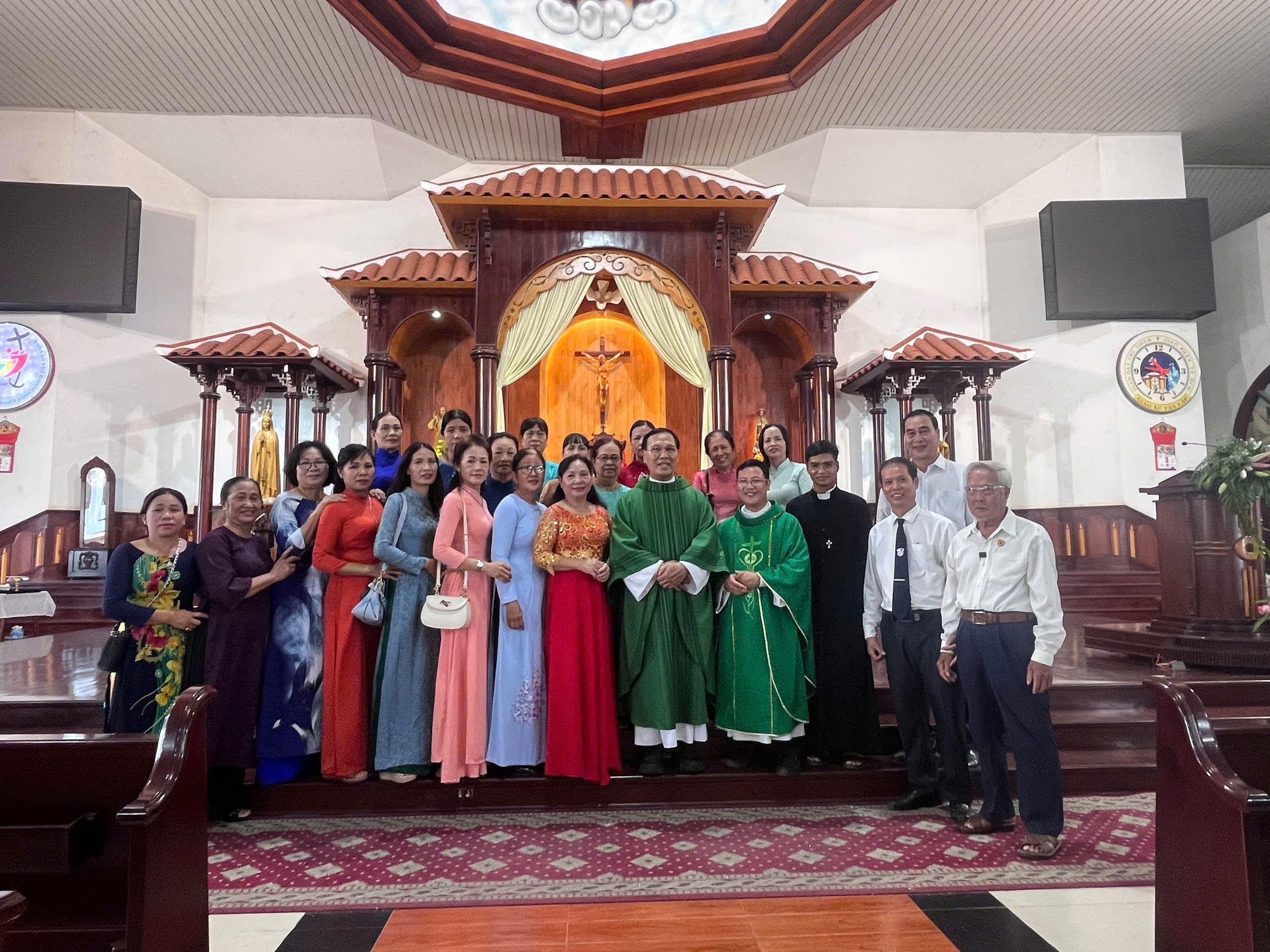 ĐỒNG HƯƠNG GIÁO XỨ MINH ĐỨC - MIỀN NAM MỪNG LỄ BỔN MẠNG THÁNH INHAXIÔ