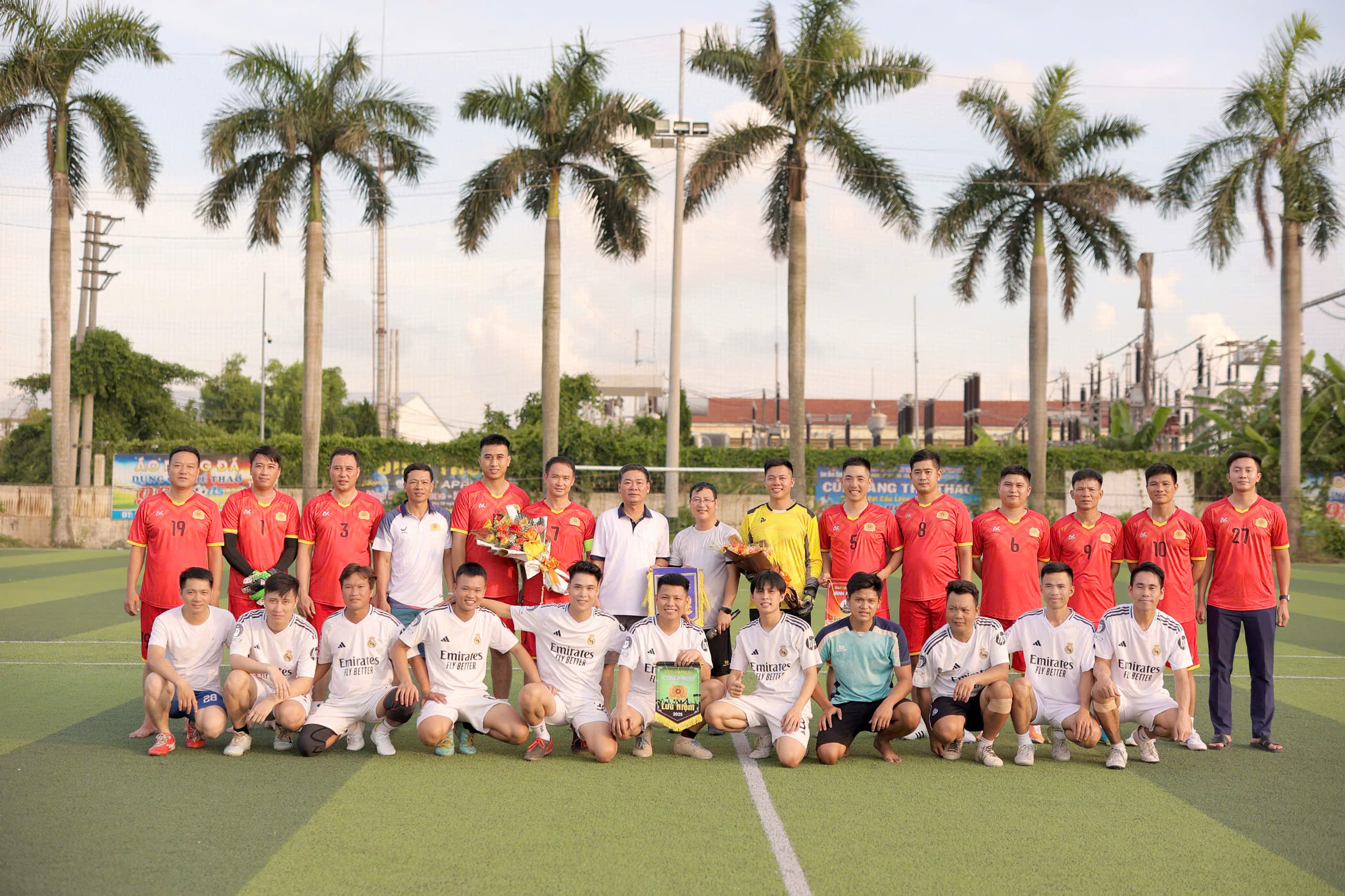 TRẬN GIAO HỮU BÓNG ĐÁ GIỮA FC MINH ĐỨC VÀ FC CÔNG AN XÃ PHỤ DỰC